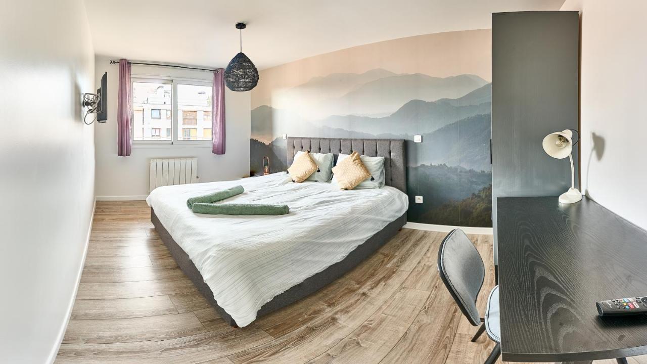 Eclat Dore Free Parking Apartment Bondy